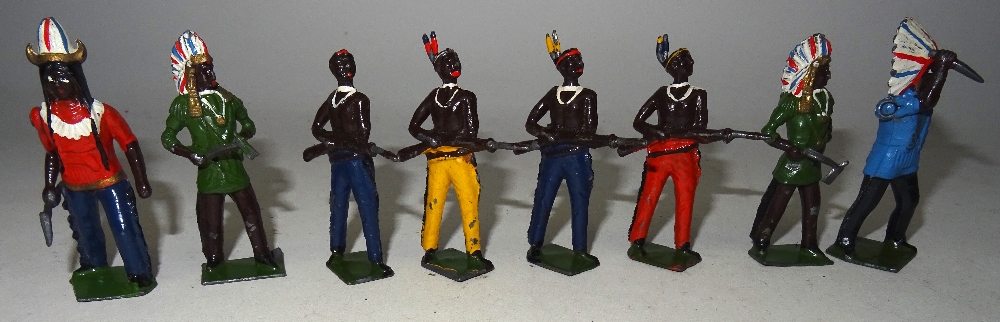 Britains VERY RARE VARIATION set 150, North American Indians on foot - Image 4 of 4