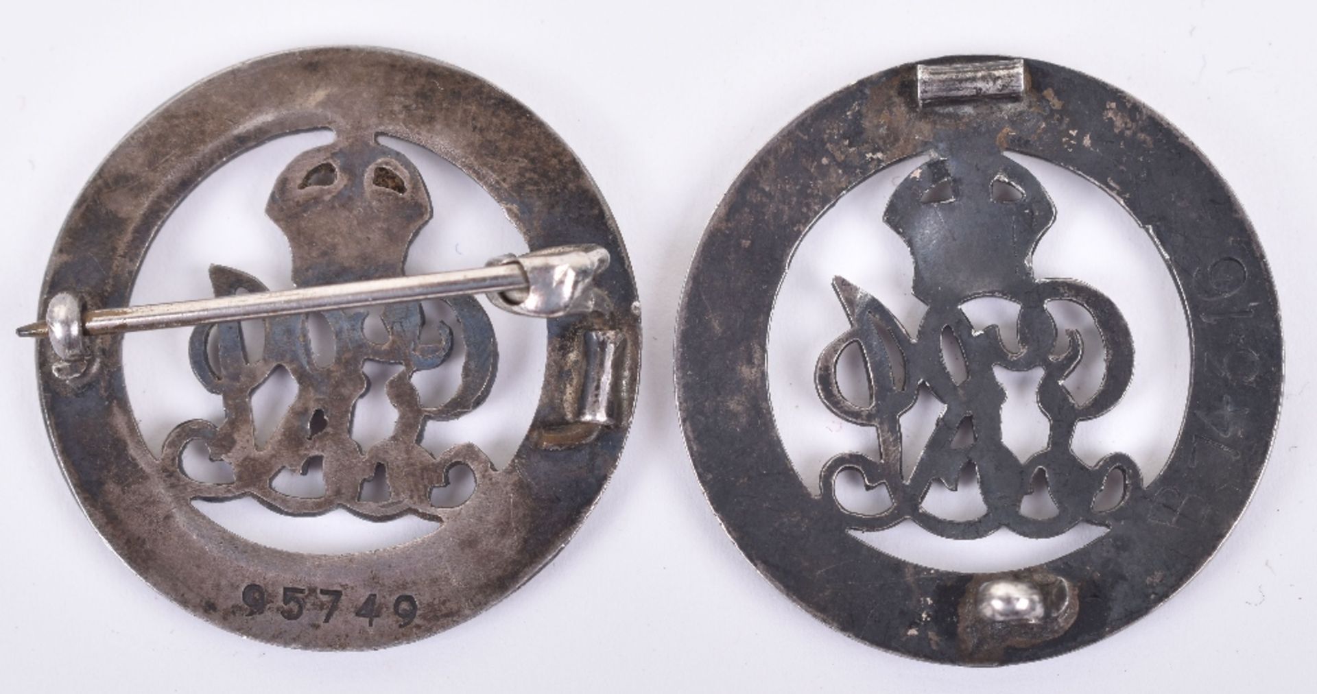 WW1 Silver Wound Badges - Image 2 of 2