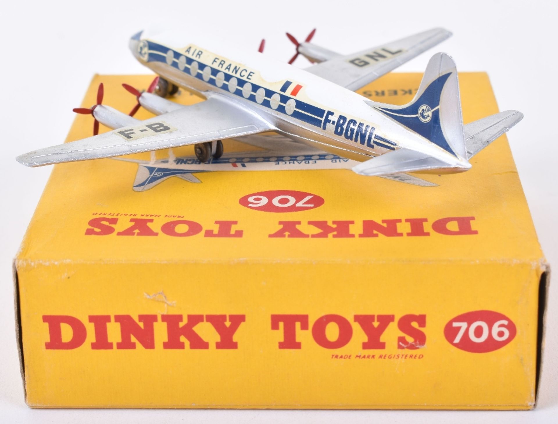 Dinky Toys 706 Vickers Viscount Air Liner “Air France” - Image 2 of 4