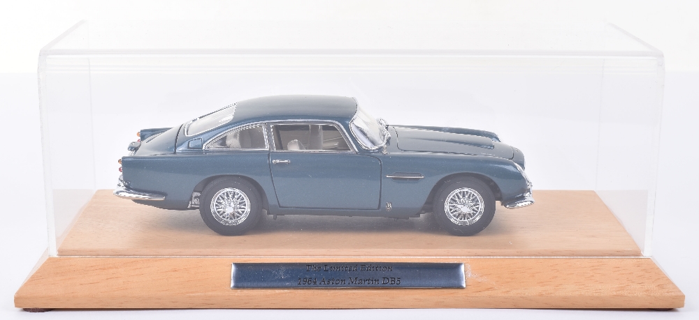 Danbury Mint 1964 Aston Martin DB5 Coupe