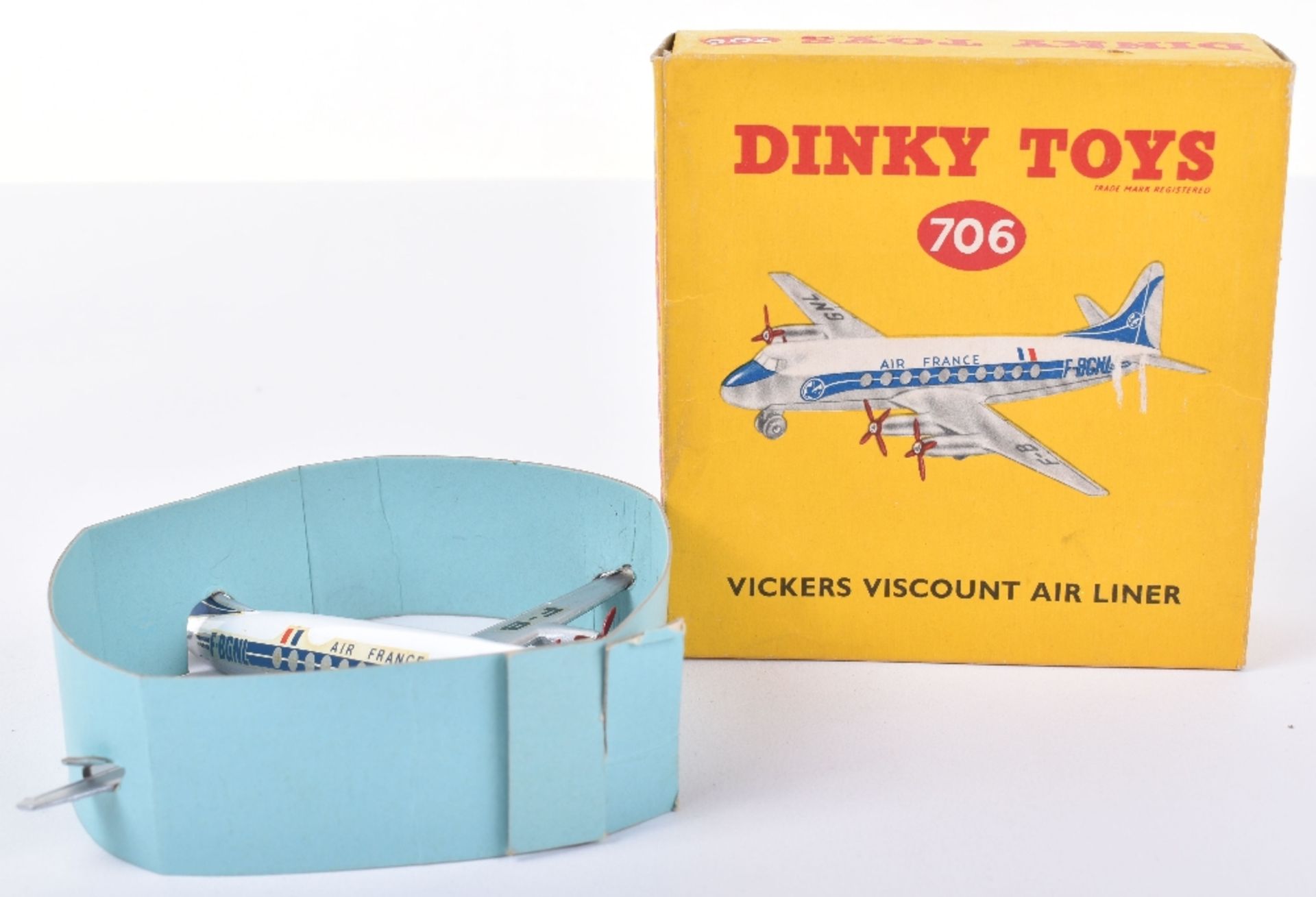 Dinky Toys 706 Vickers Viscount Air Liner “Air France” - Image 3 of 4