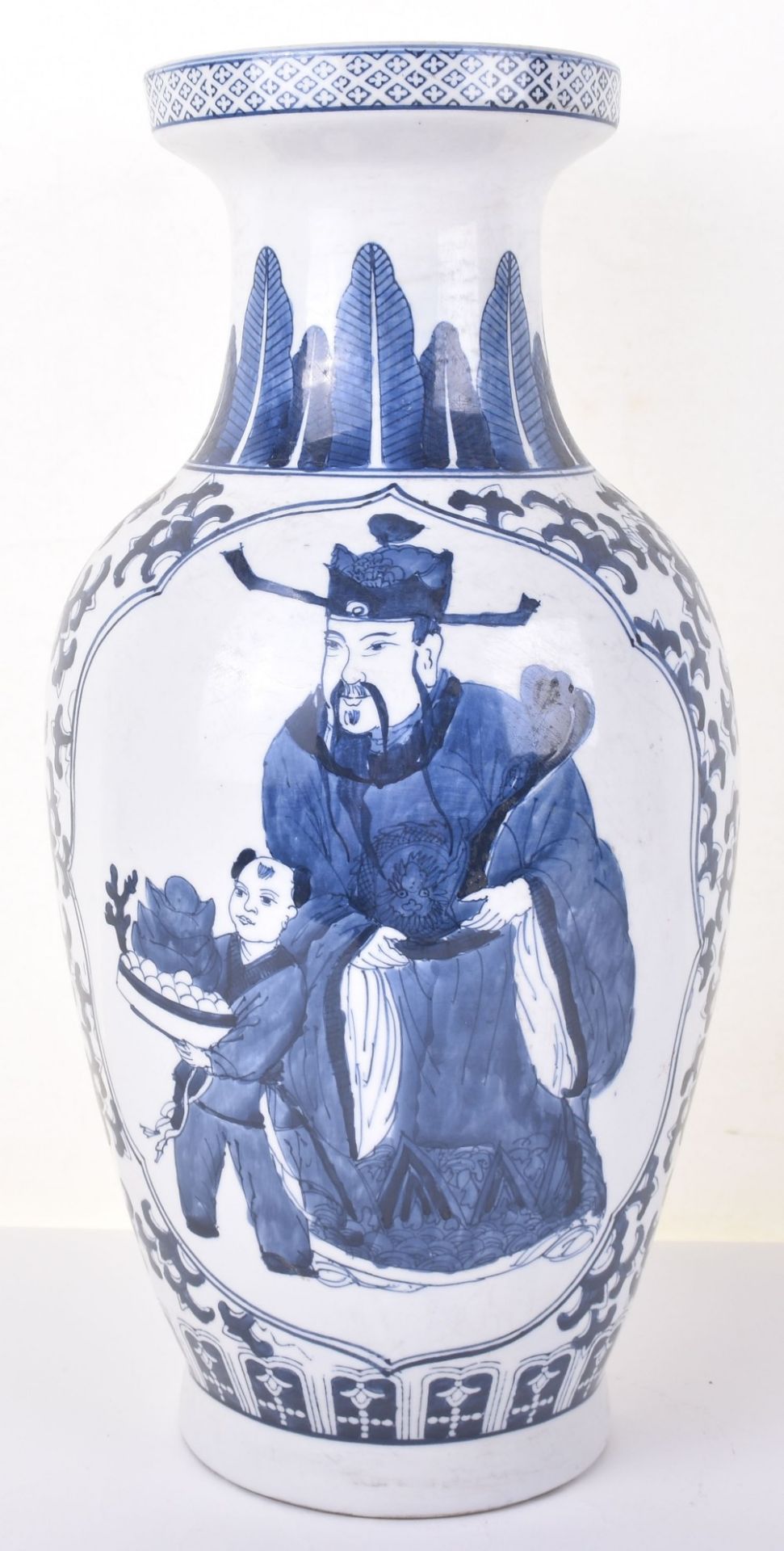 A large 19th century Chinese blue and white baluster vase - Image 4 of 9