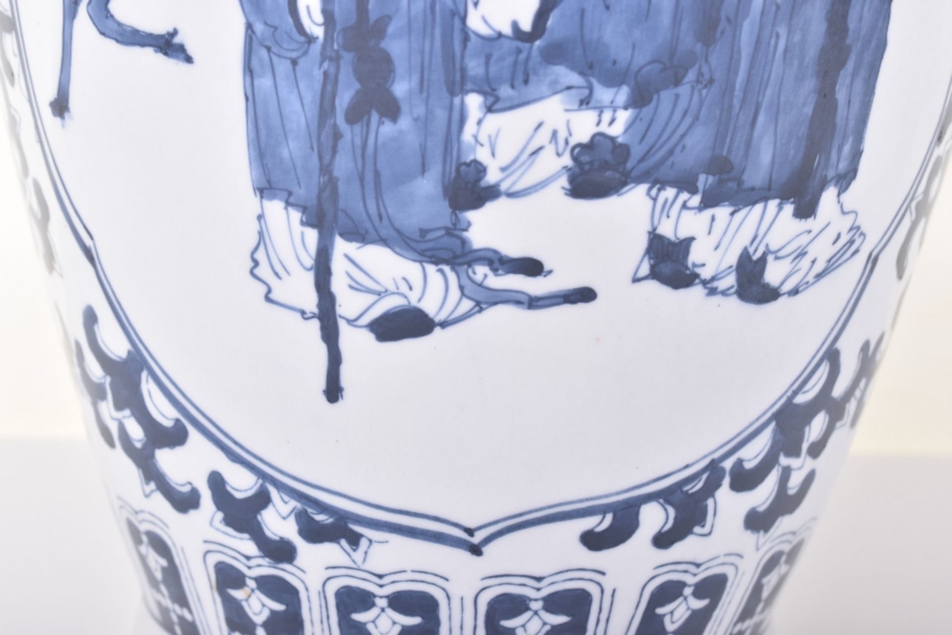 A large 19th century Chinese blue and white baluster vase - Image 3 of 9