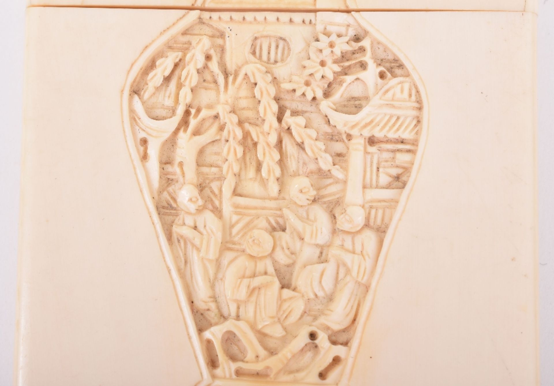 ^A 19th century Chinese carved ivory card case - Image 5 of 8