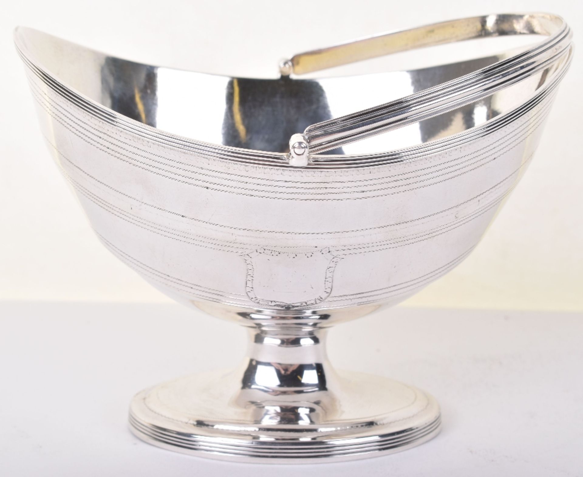 A George III silver sugar basket, Henry Chawner, London 1793 - Image 2 of 7