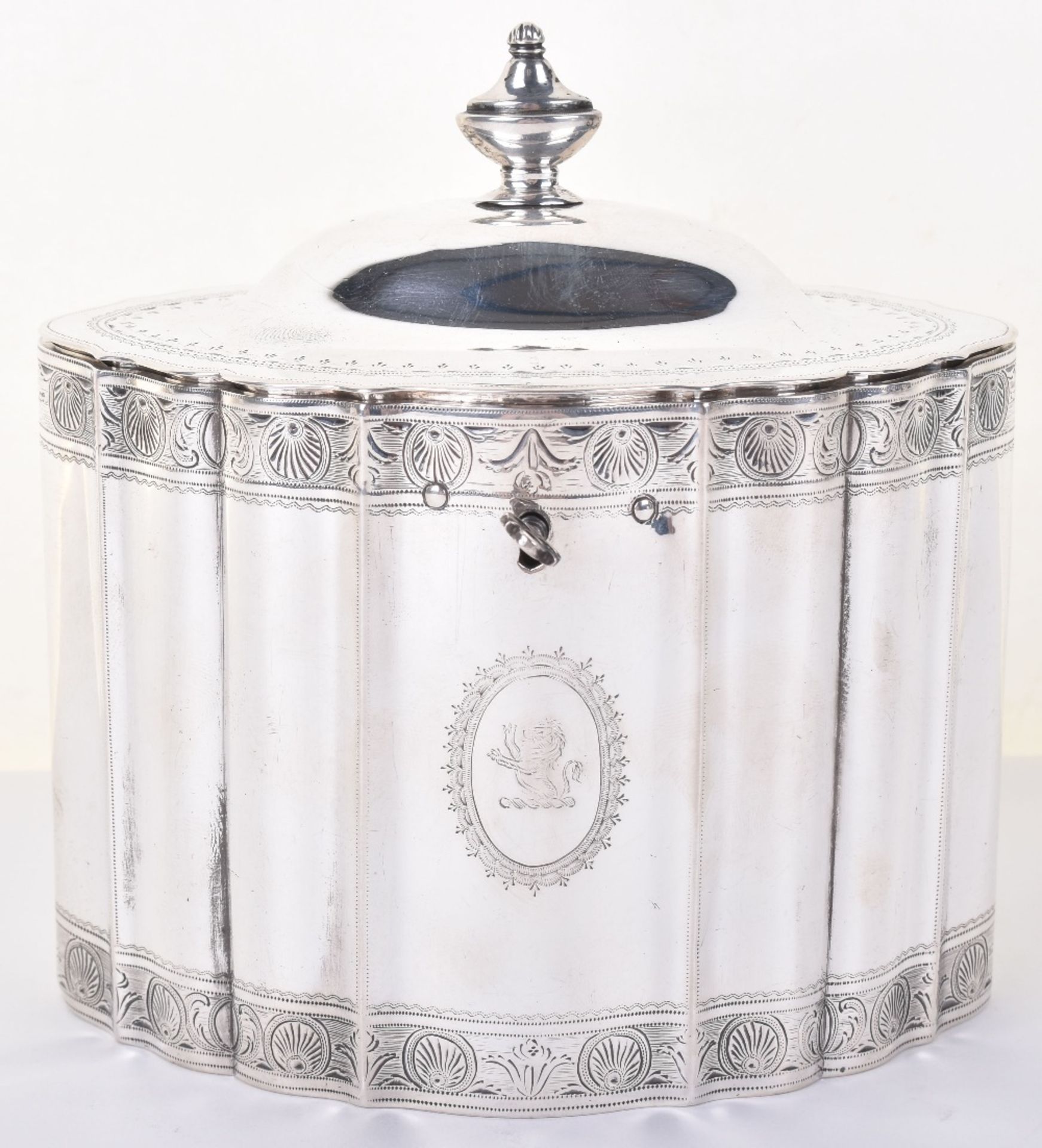 A superb George III silver tea caddy, Michael Plummer, London 1794 - Image 2 of 9