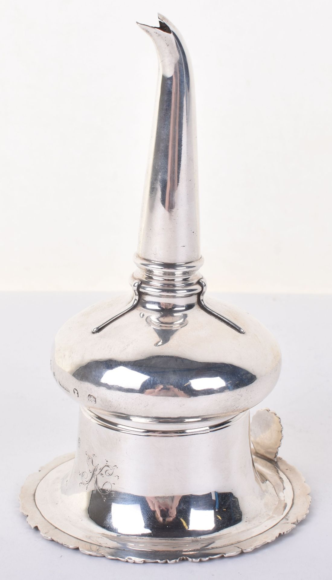 A Scottish William IV silver wine funnel, D.C. Rait, Glasgow 1830 - Image 3 of 11