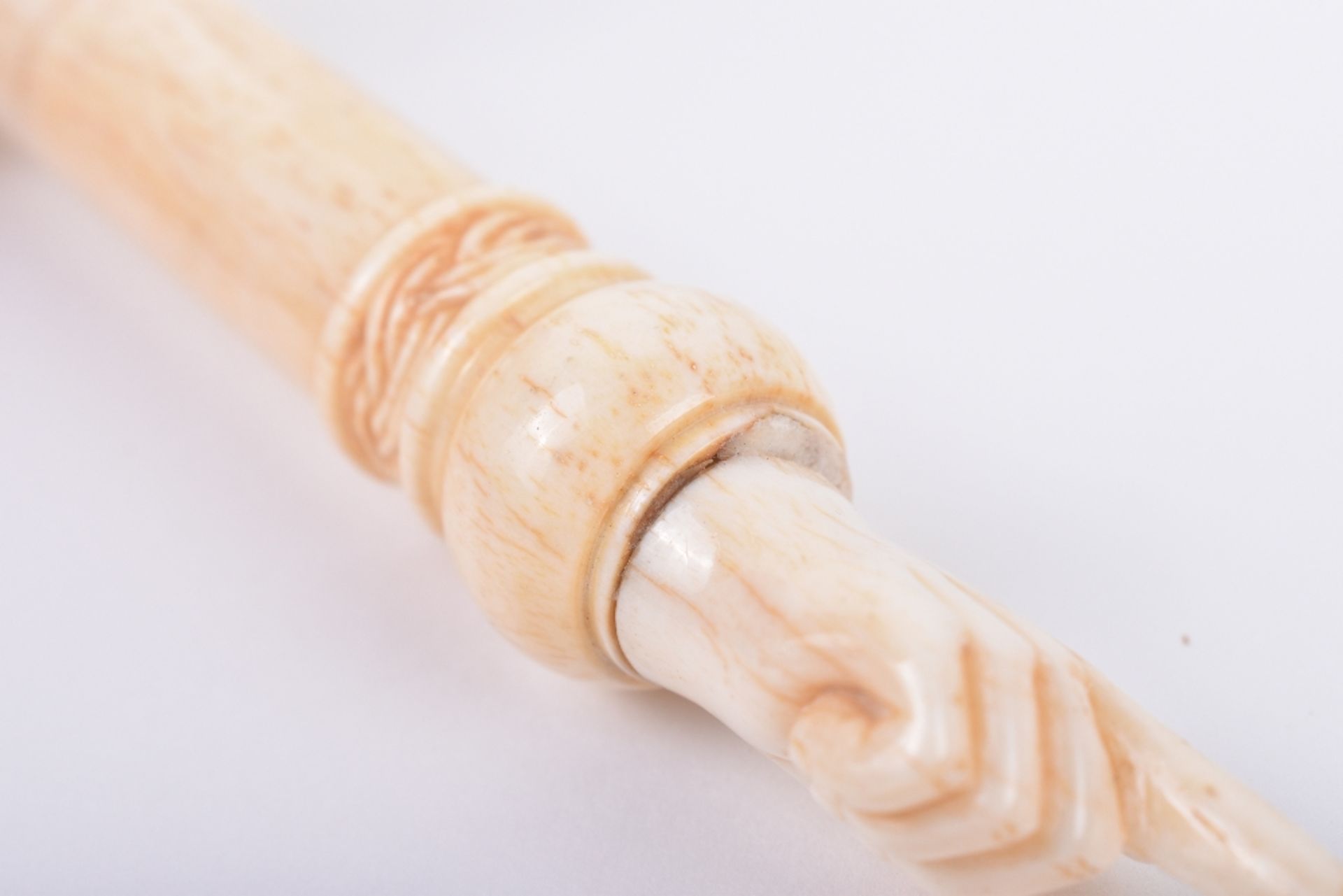 ^A 19th century ivory Judaica Tora pointer/page turner, Yad - Image 8 of 8