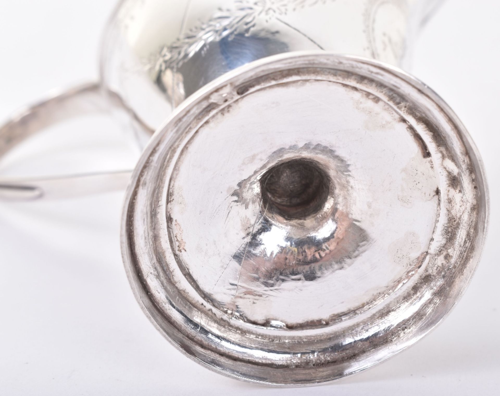 A George III silver cream jug, James Sutton, London 1793 - Image 7 of 8