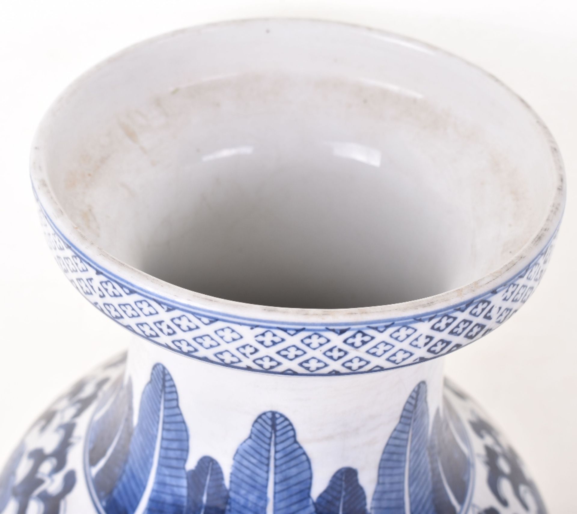 A large 19th century Chinese blue and white baluster vase - Image 8 of 9