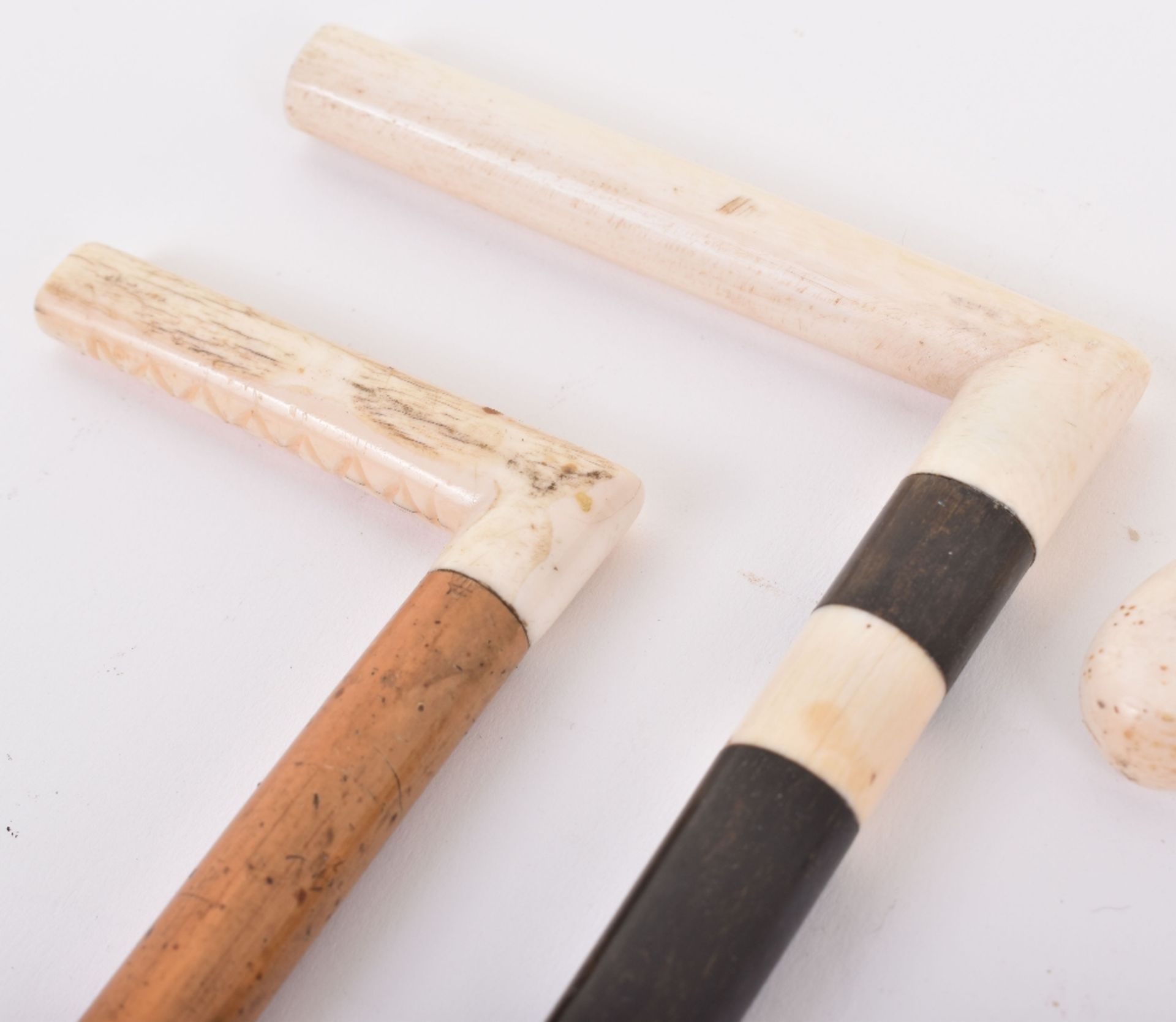 ^Four early 20th century ivory and bone handle walking sticks - Image 3 of 5