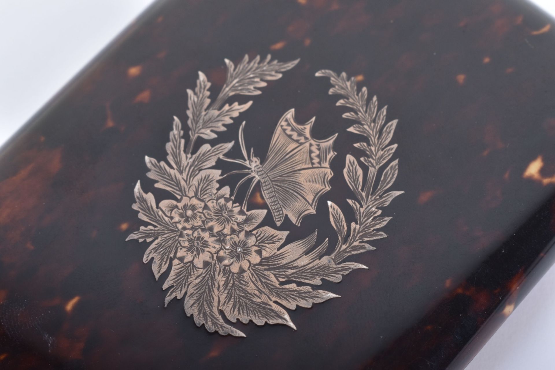 ^A Victorian tortoiseshell card case - Image 3 of 6