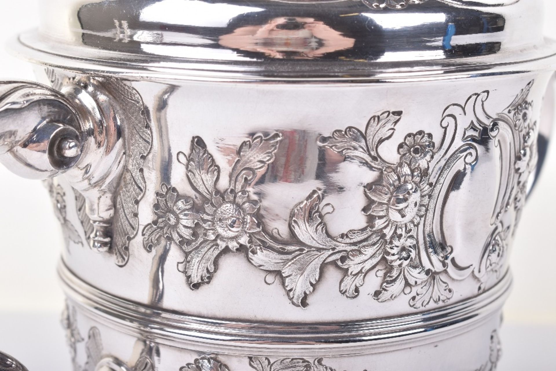 An Irish George III silver trophy cup and cover, William Townsend, Dublin 1771 - Image 4 of 12