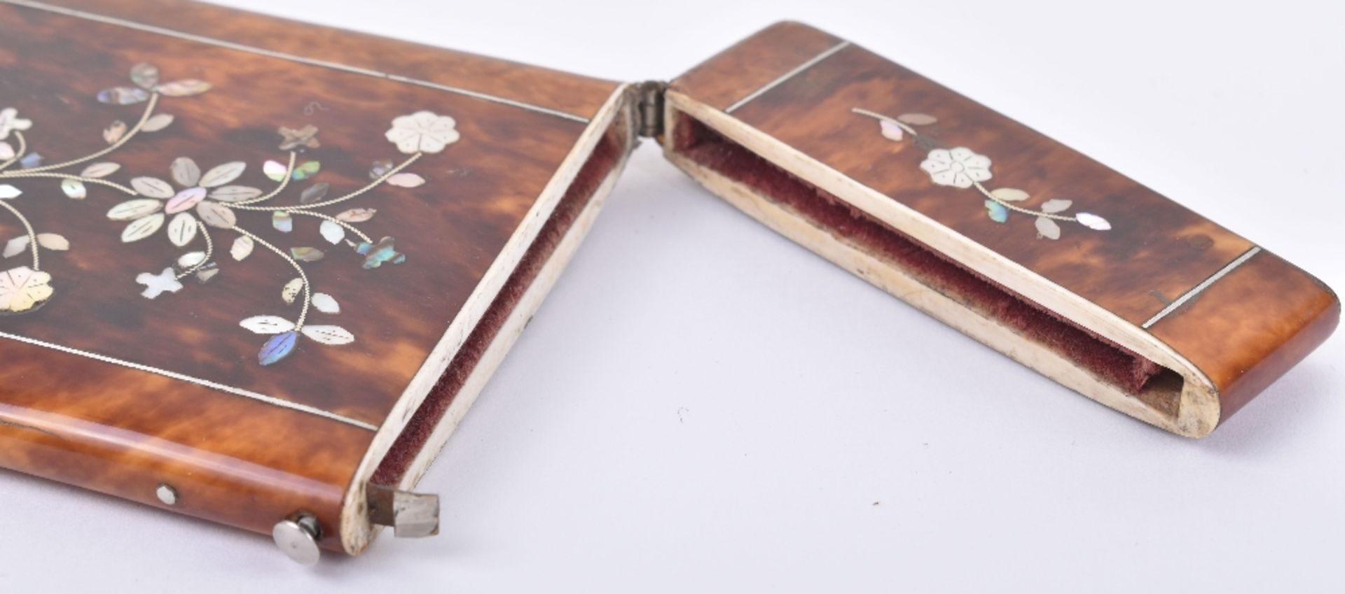 ^A Victorian tortoiseshell and mother of pearl card case - Image 6 of 6