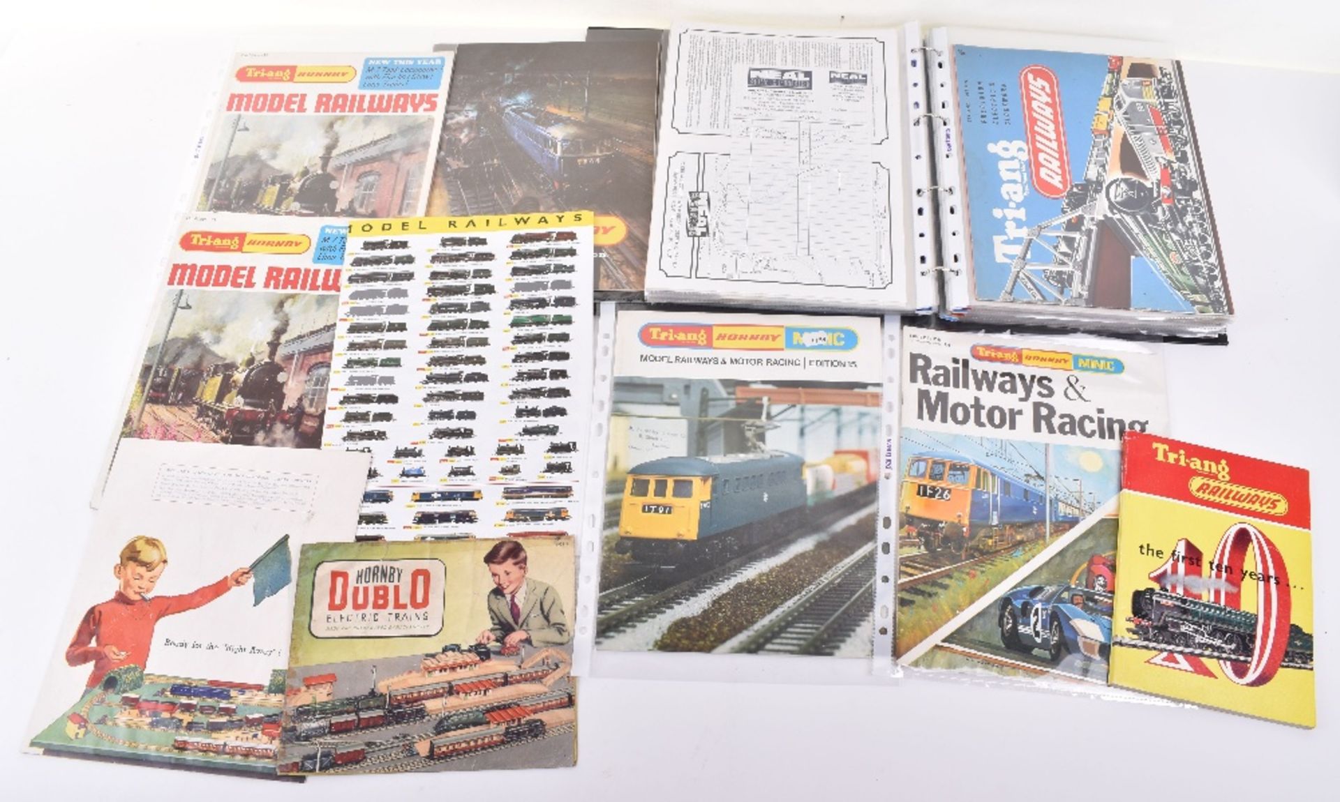 An Extensive Collection of Hornby Catalogues/Leaflets from 1931 to 2009 - Image 2 of 13