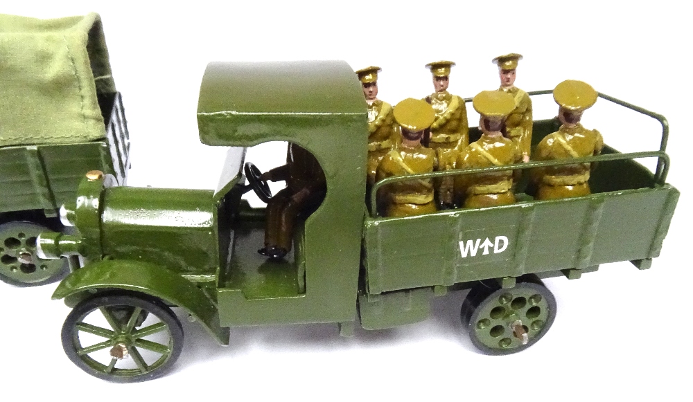 Toy Army Workship WWI BS180 Model T Ford Ambulance with Driver and Medics - Image 3 of 7