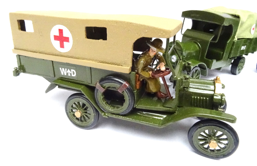 Toy Army Workship WWI BS180 Model T Ford Ambulance with Driver and Medics - Image 4 of 7