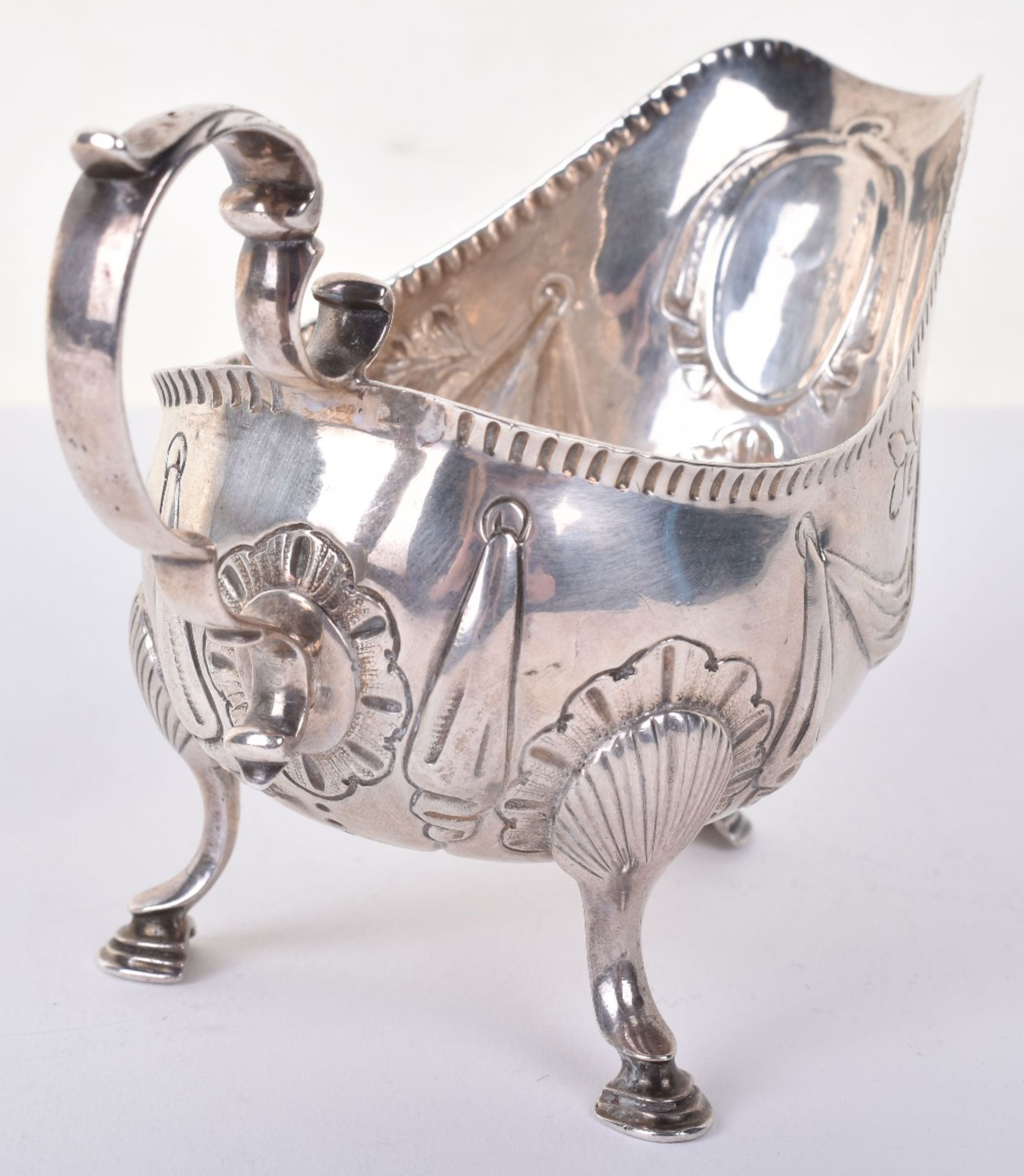 An early George III Irish silver gravy boat, by Matthew West, Dublin circa 1770 - Image 3 of 7