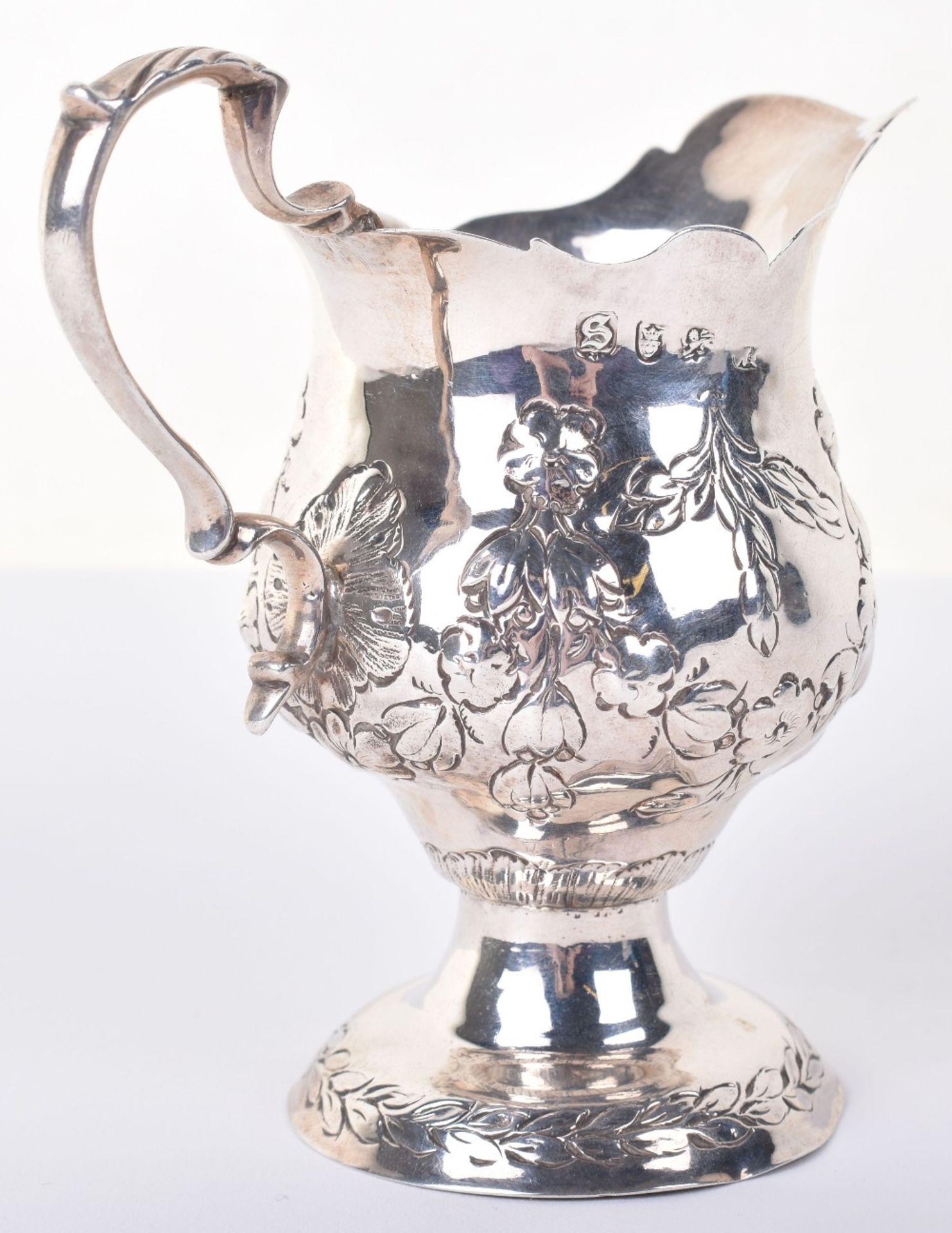 A George III silver cream jug, London 1773 - Image 4 of 9