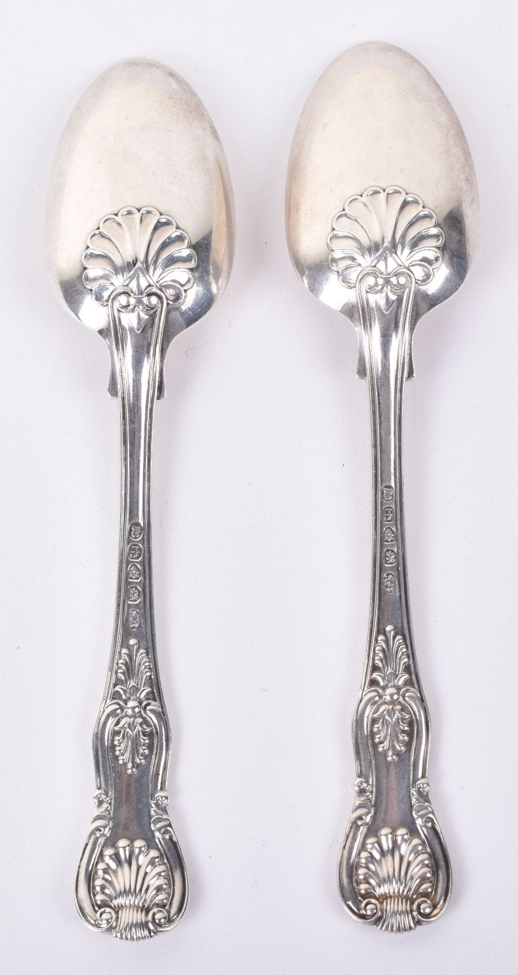 A pair of George IV fiddle and shell pattern silver spoons, by Paul Storr, London, 1821 - Image 2 of 7
