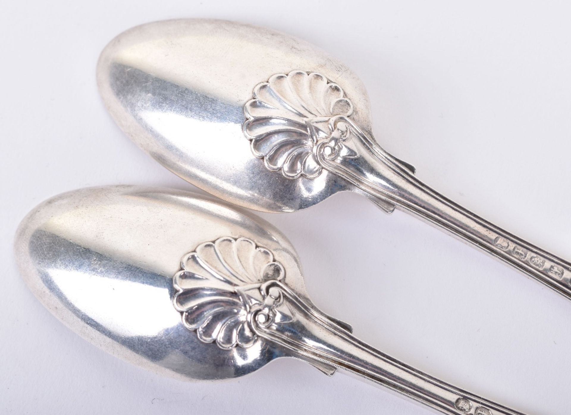 A pair of George IV fiddle and shell pattern silver spoons, by Paul Storr, London, 1821 - Image 5 of 7