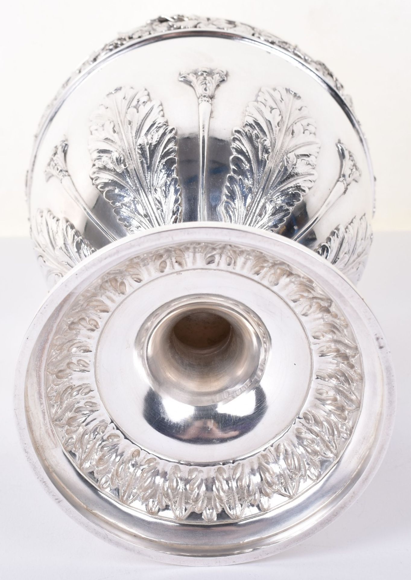 An early 20th century large silver goblet, by William Comyns & Sons, London 1930 - Image 5 of 7