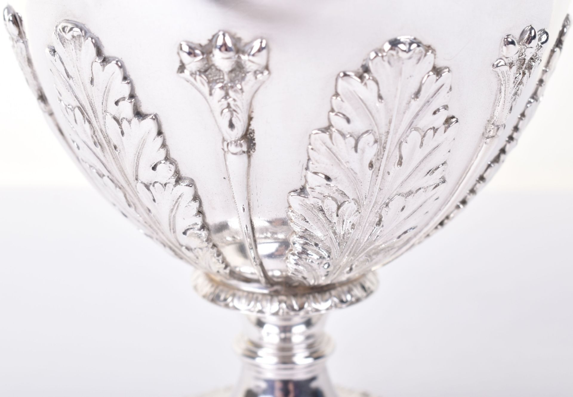 An early 20th century large silver goblet, by William Comyns & Sons, London 1930 - Image 4 of 7