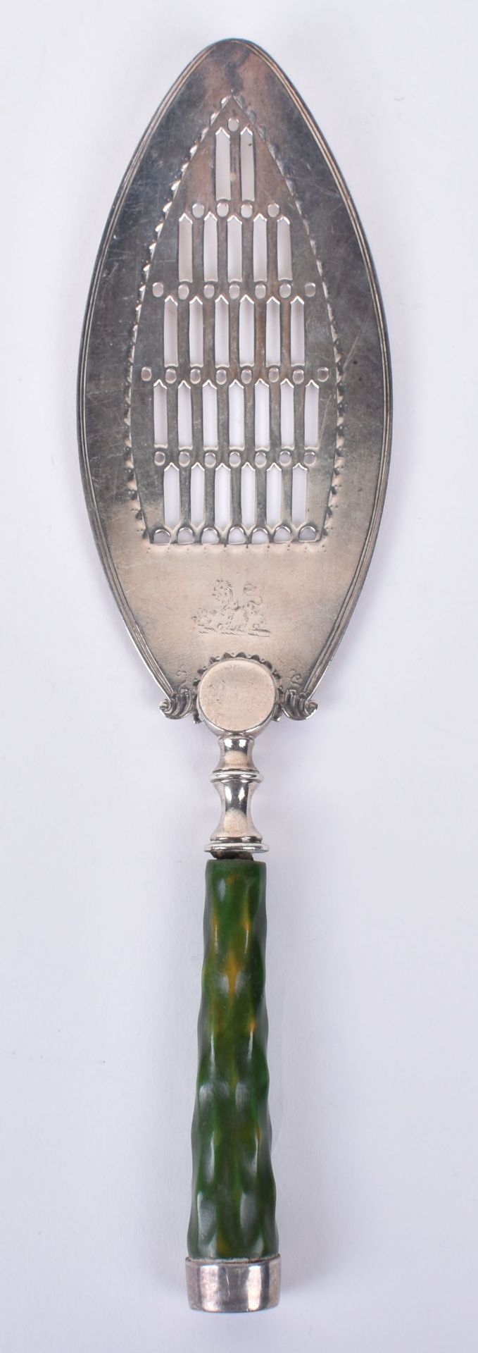 A George III silver serving slicer, by William Plummer, London 1787