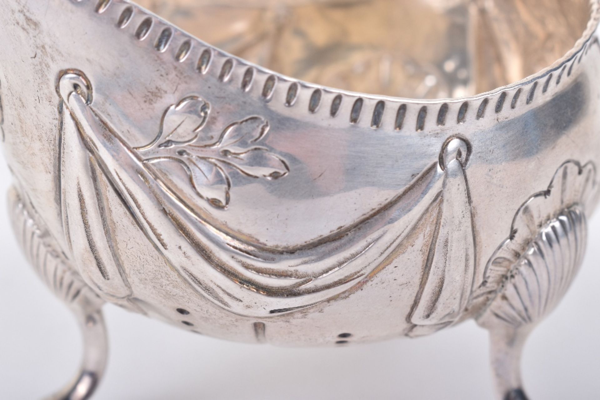 An early George III Irish silver gravy boat, by Matthew West, Dublin circa 1770 - Image 7 of 7