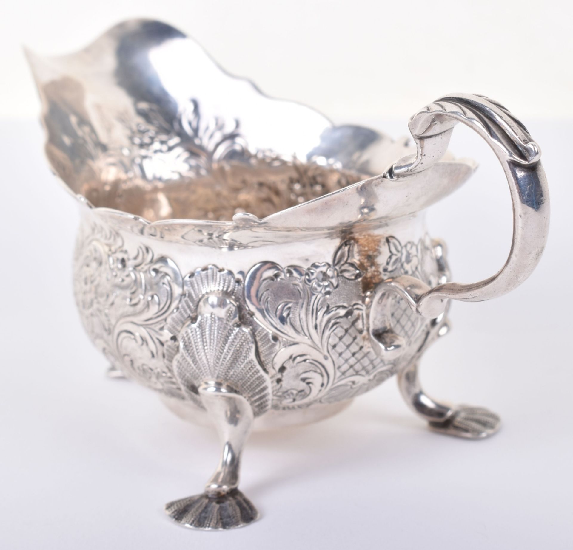 A fine George II silver sauce boat, by John Pollock, London 1747 - Image 5 of 8