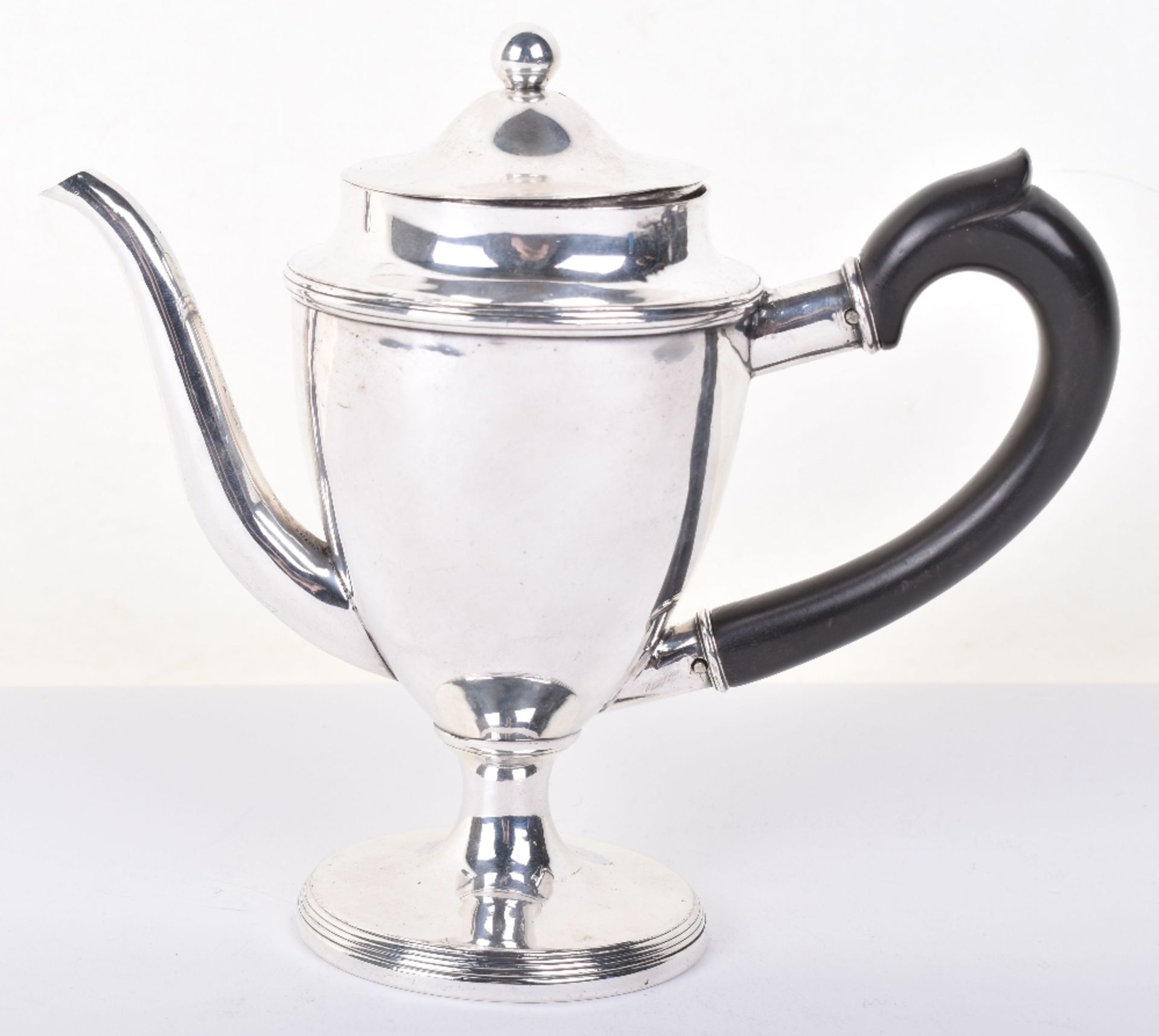 A fine George III silver gravy argyle, by John Schofield, London 1785 - Image 3 of 6