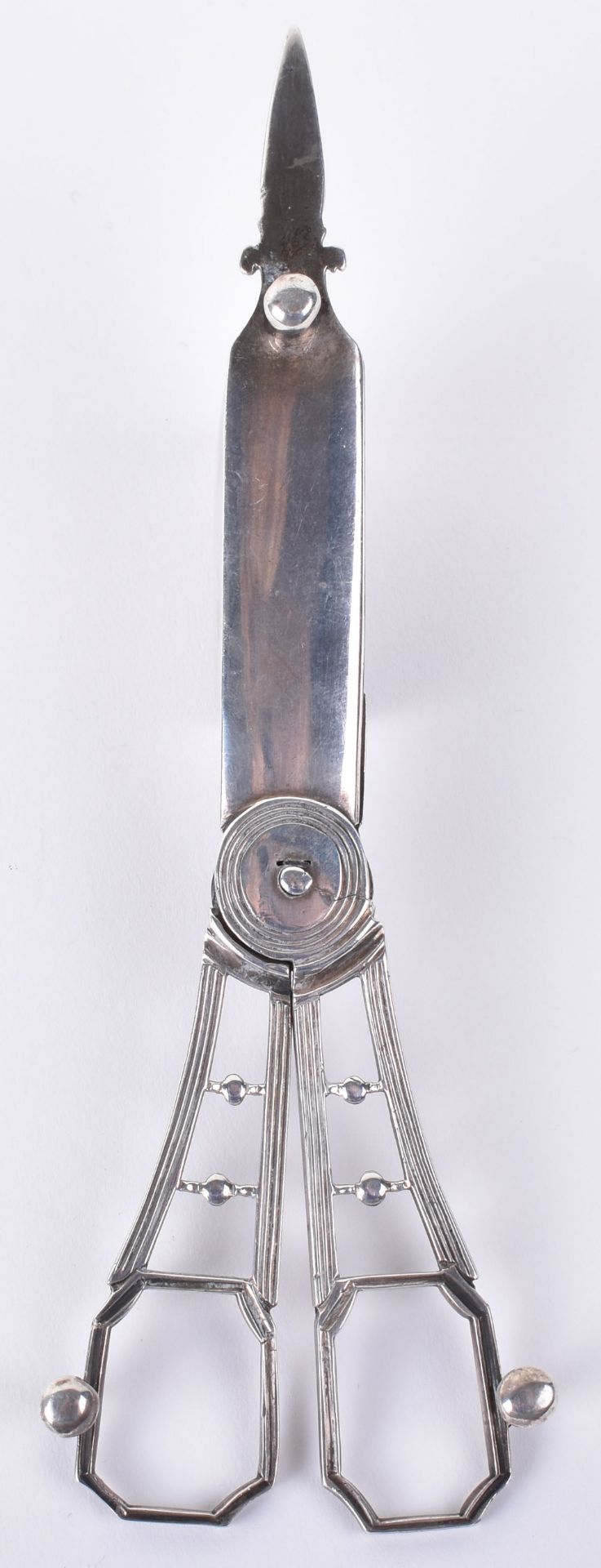 A George III silver snuffer, by Wilkes Booth, London 1806 - Image 5 of 6