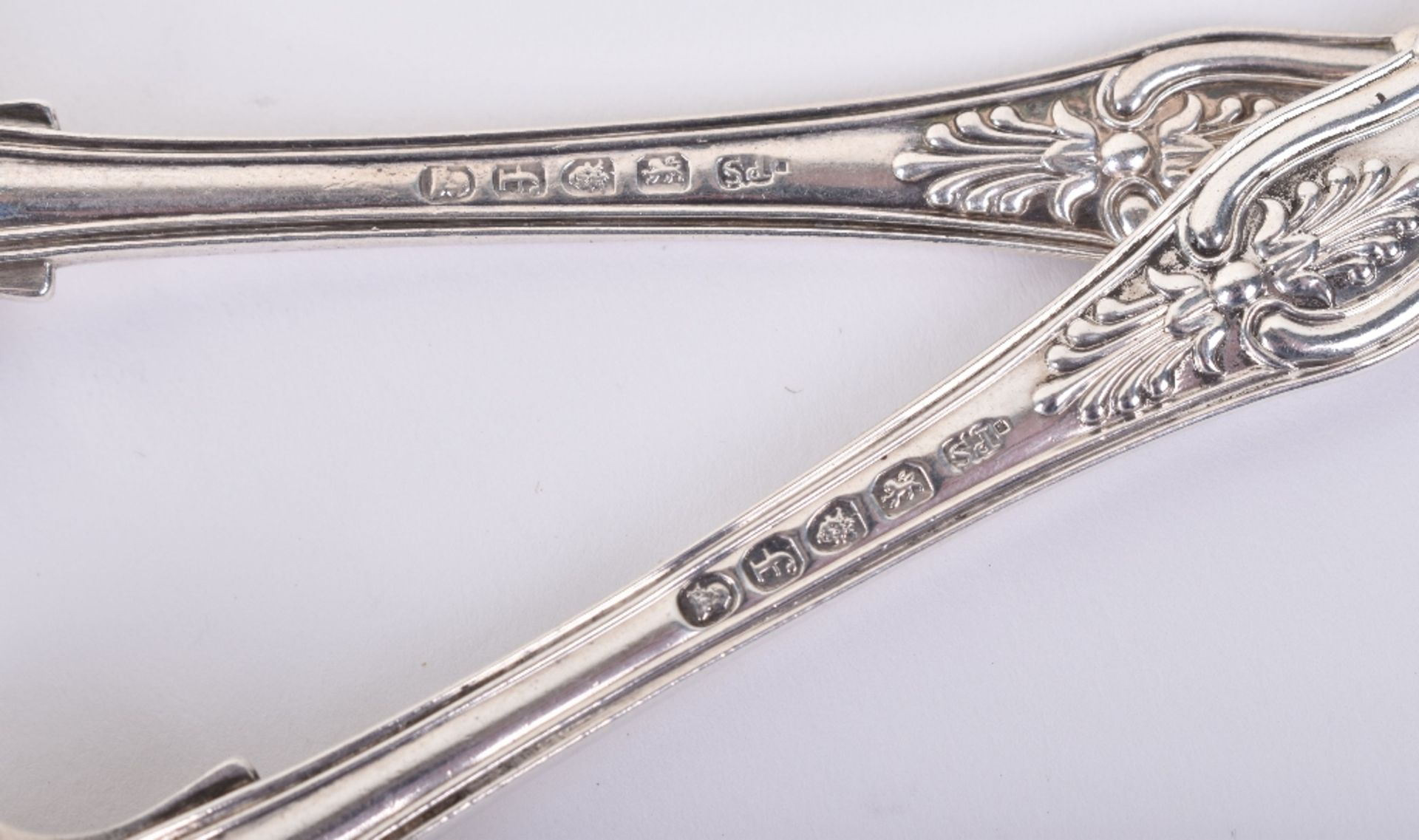 A pair of George IV fiddle and shell pattern silver spoons, by Paul Storr, London, 1821 - Image 3 of 7