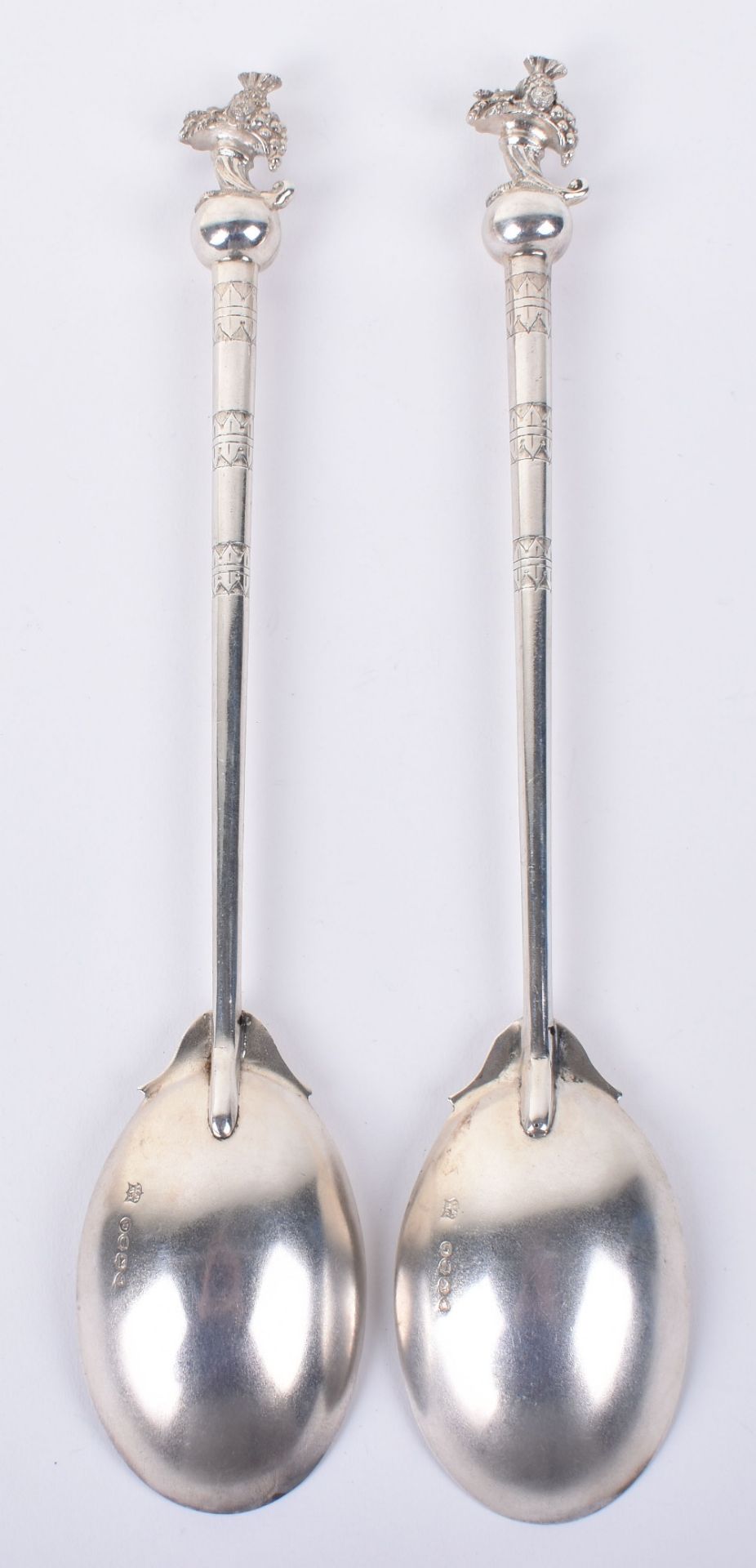 A fine and rare pair of Victorian silver salad spoons, by Wilson & Davis, London 1879 - Image 2 of 7
