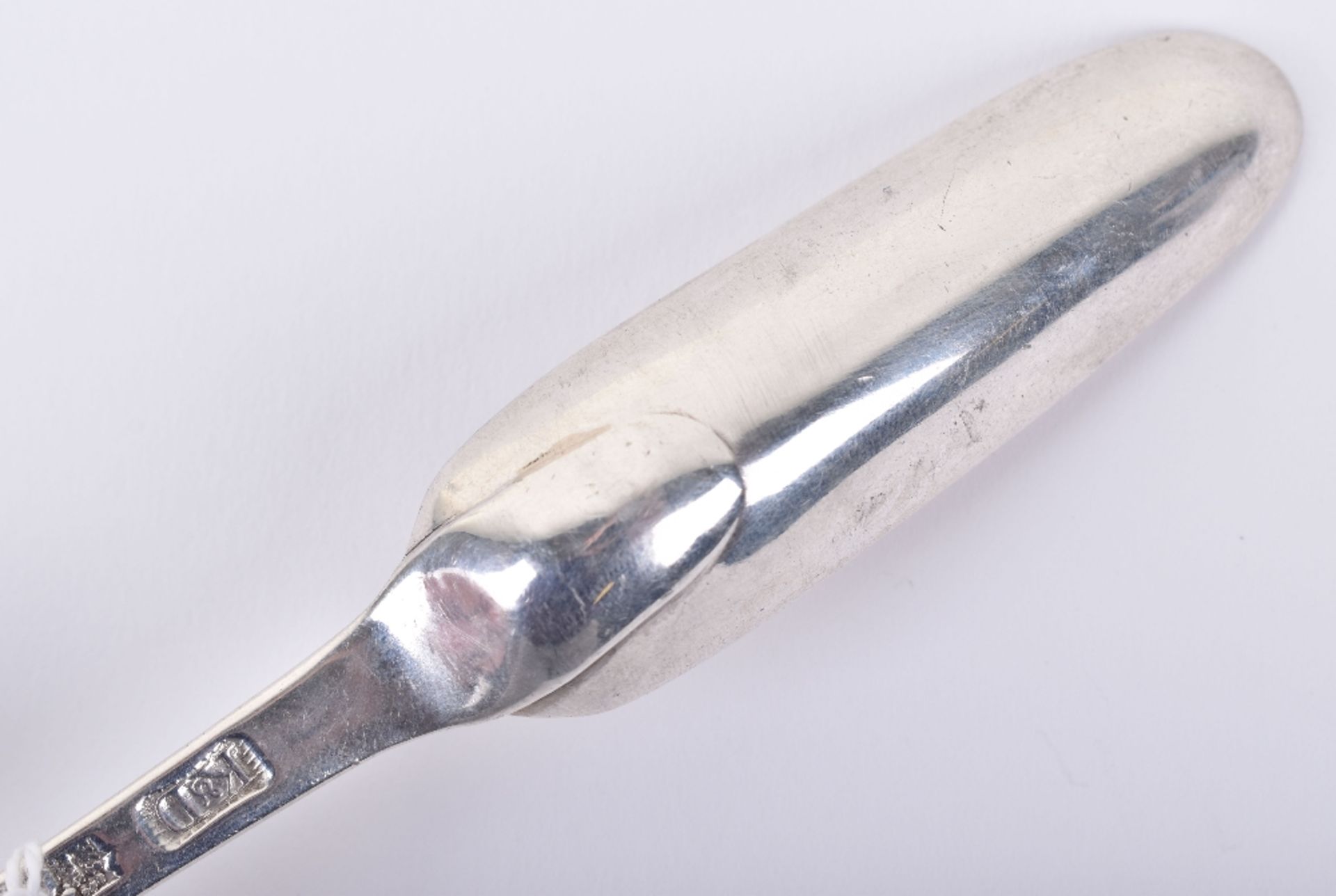 A Scottish silver marrow scoop, by Ker & Dempster, Edinburgh 1766 - Image 5 of 5