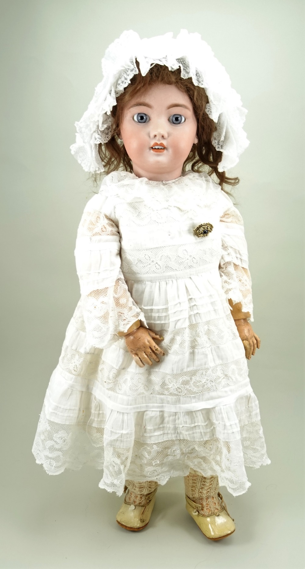 Poupée De Mode Attribuée à Jumeau. Tête Pivotante Et Buste En Biscuit Yeux De Verre 1649289497 3719