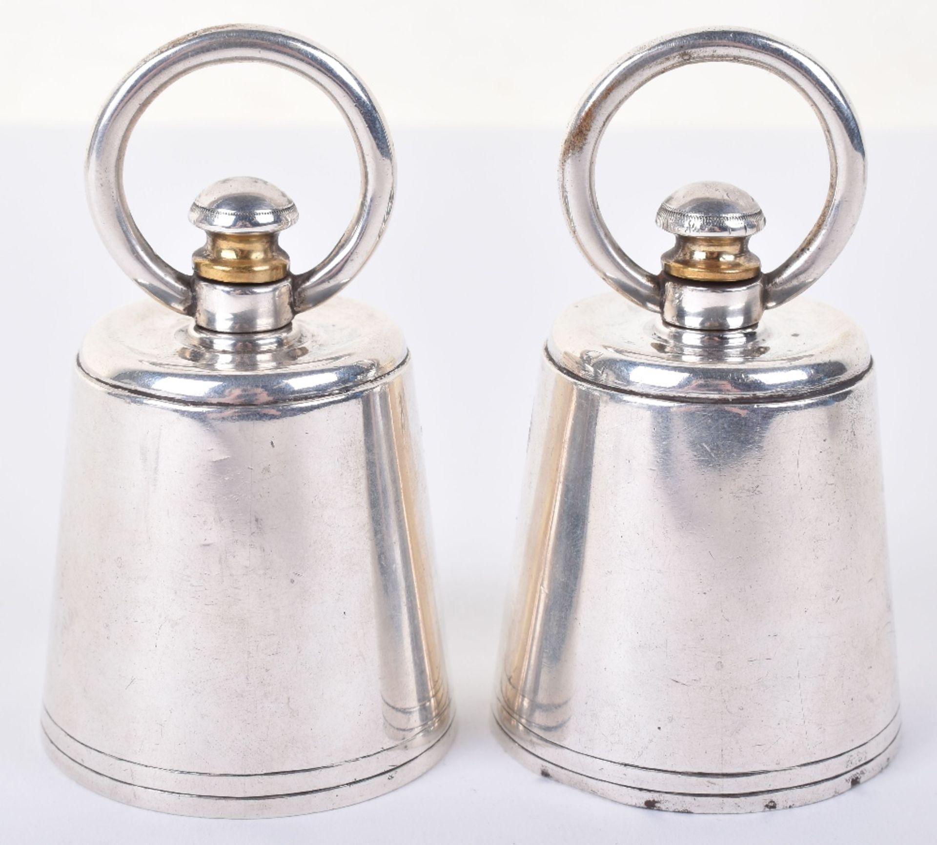 A rare pair of silver pepper mills in the form of milk churns, Joseph Braham, London 1901 - Image 5 of 7