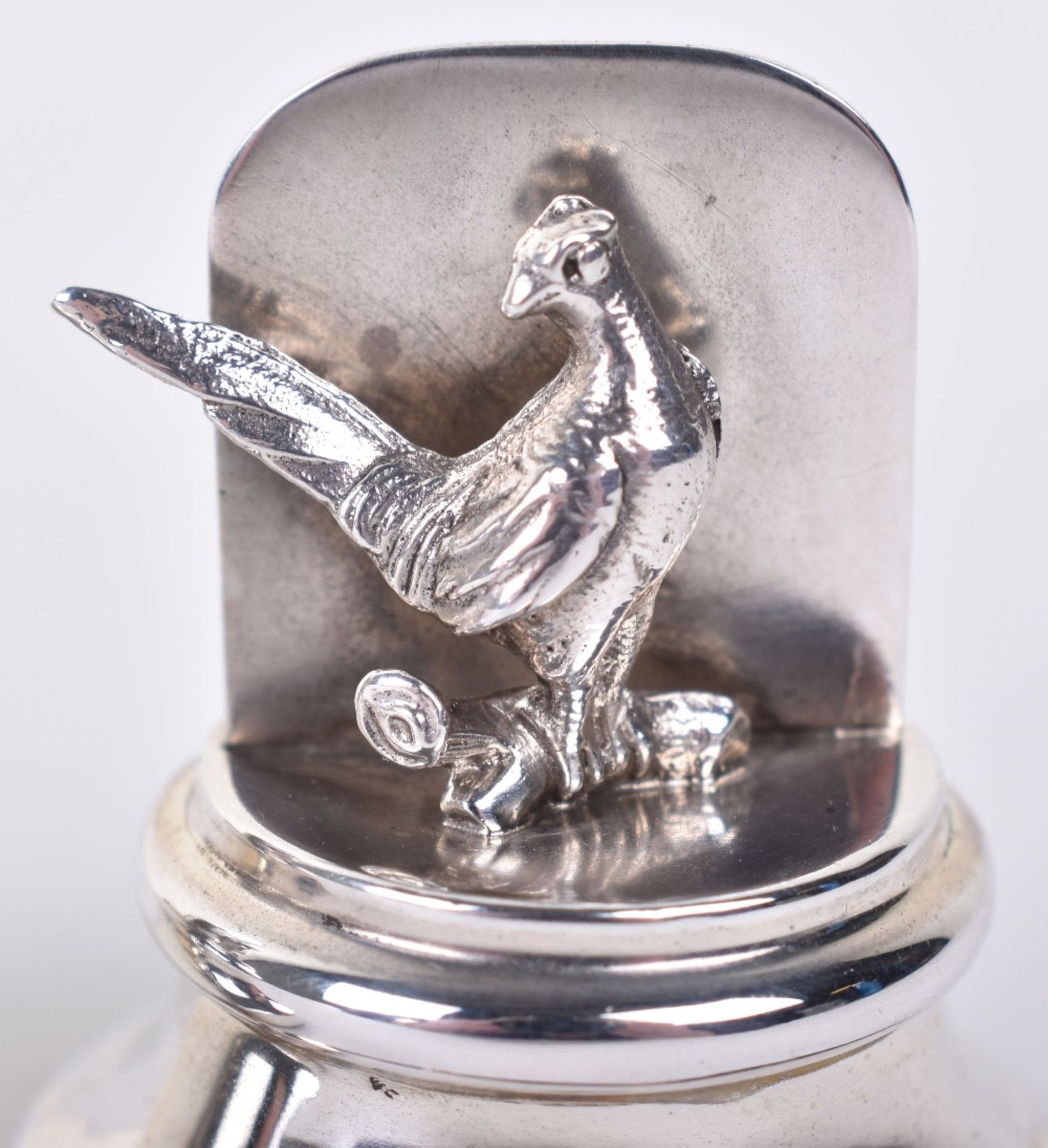 A pair of Edward VII silver menu holders, Birmingham 1909 - Image 5 of 6