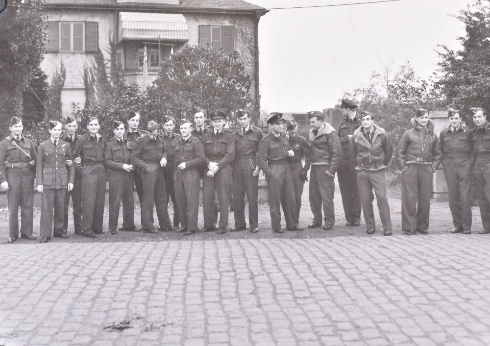 Outstanding WW2 Polish Fighter Pilots Photograph Album Grouping of Flight Lieutenant Antoni Lipkowsk - Image 11 of 42