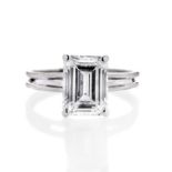 Solitaire ring in white gold and diamond