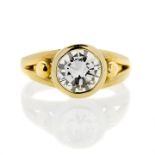 Solitaire ring in yellow gold and diamond