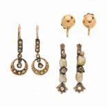 Lot of three pairs of yellow gold, low gold and micro pearls earrings