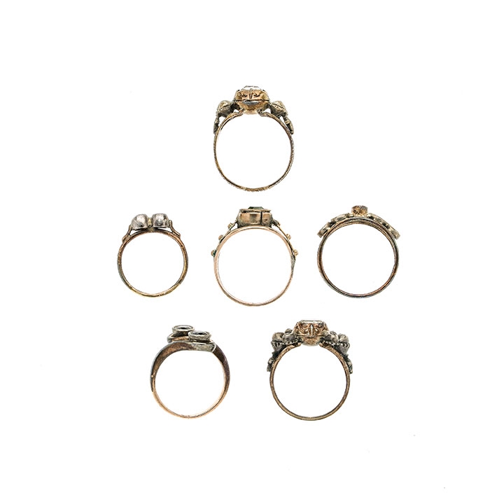 Lot of six rings in golden metal, low-titled gold, silver and various-colored stones - Image 2 of 2