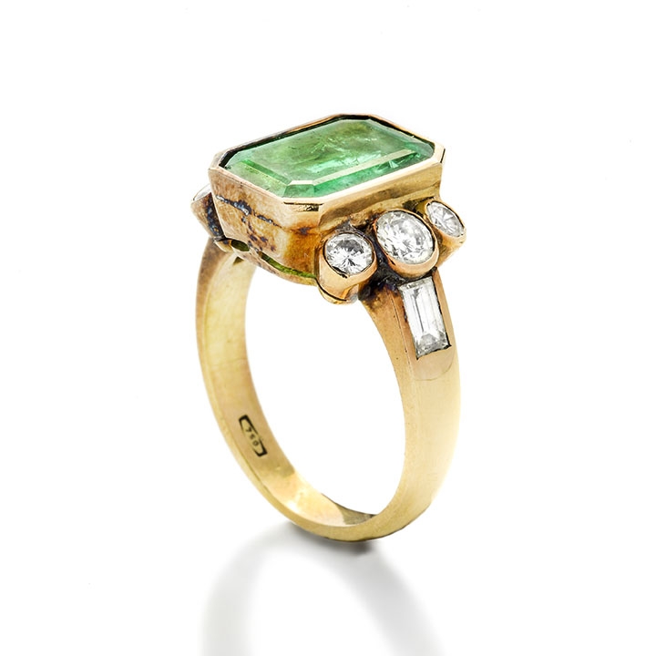 Ring in yellow gold, diamonds and emeralds - Image 2 of 3