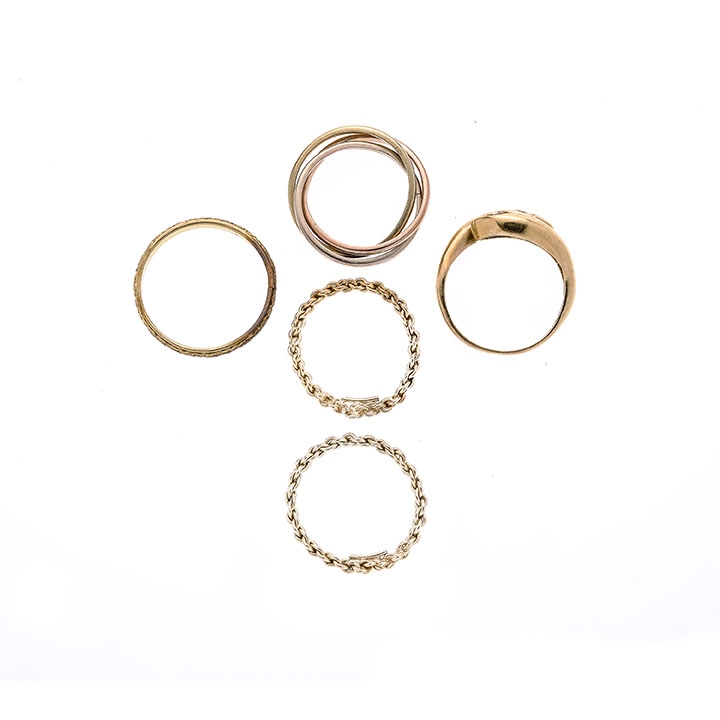 Lot of five rings in yellow gold, low-title gold and diamonds - Image 2 of 2
