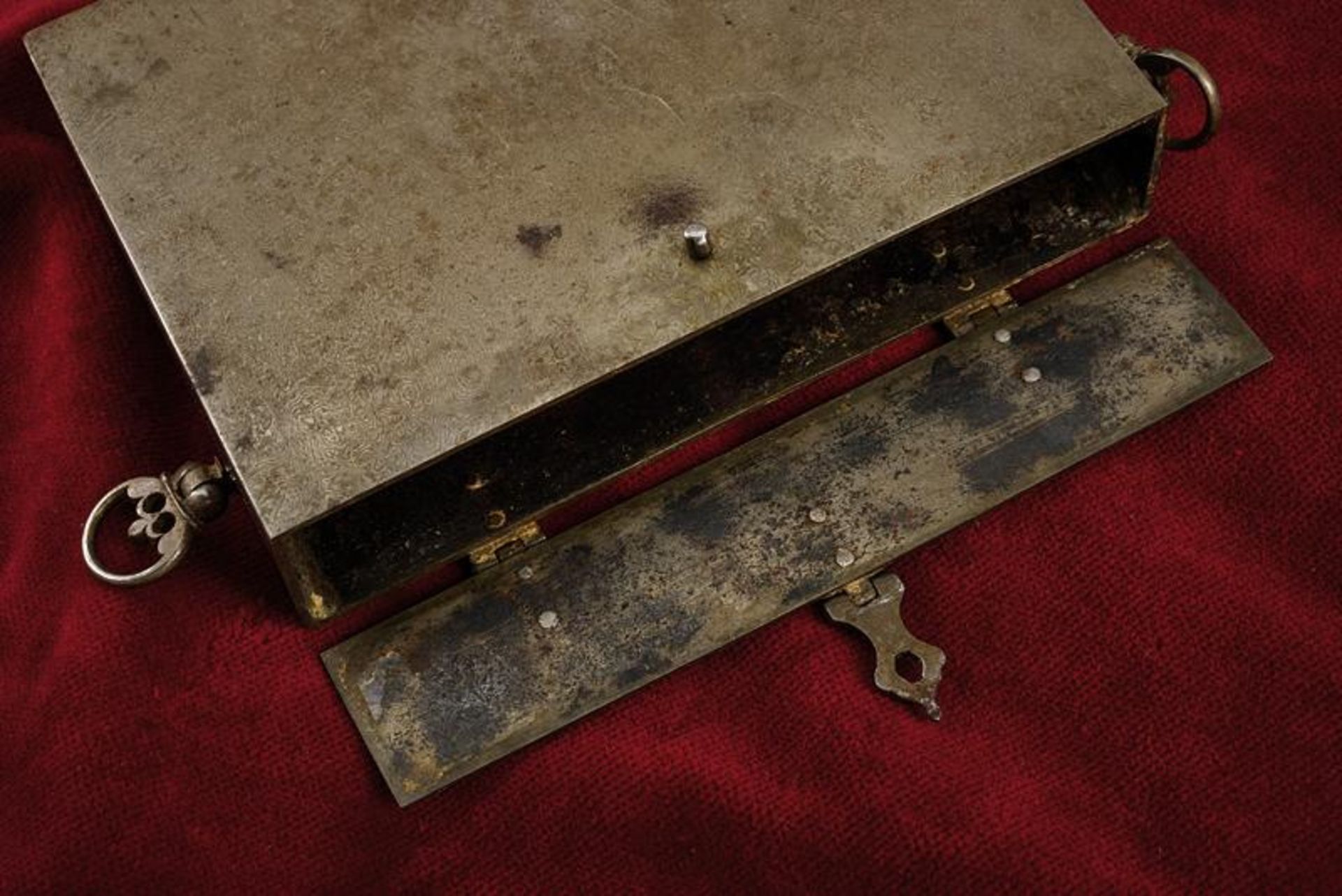 A small iron Quran box - Image 5 of 6