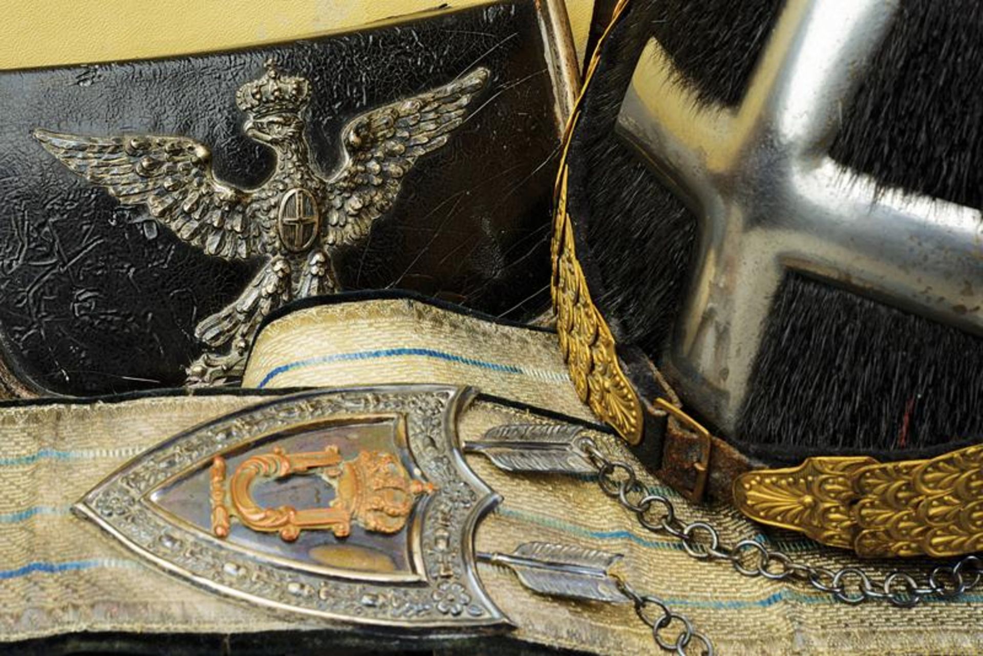 An officer's helmet of the commander of the first Nice Cavalry Regiment - Image 3 of 5