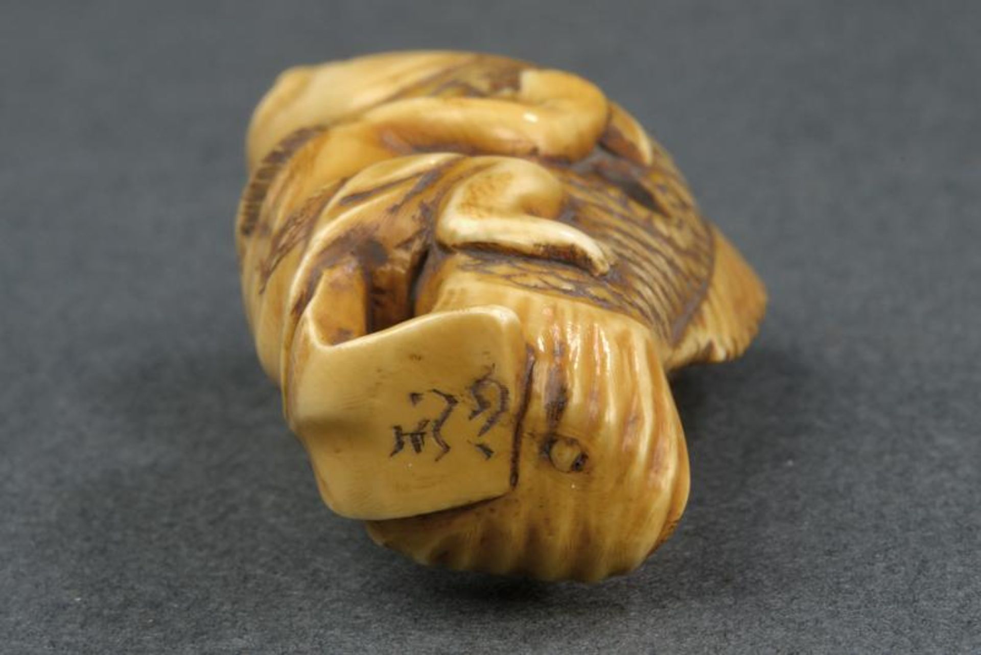 A netsuke - Image 3 of 3