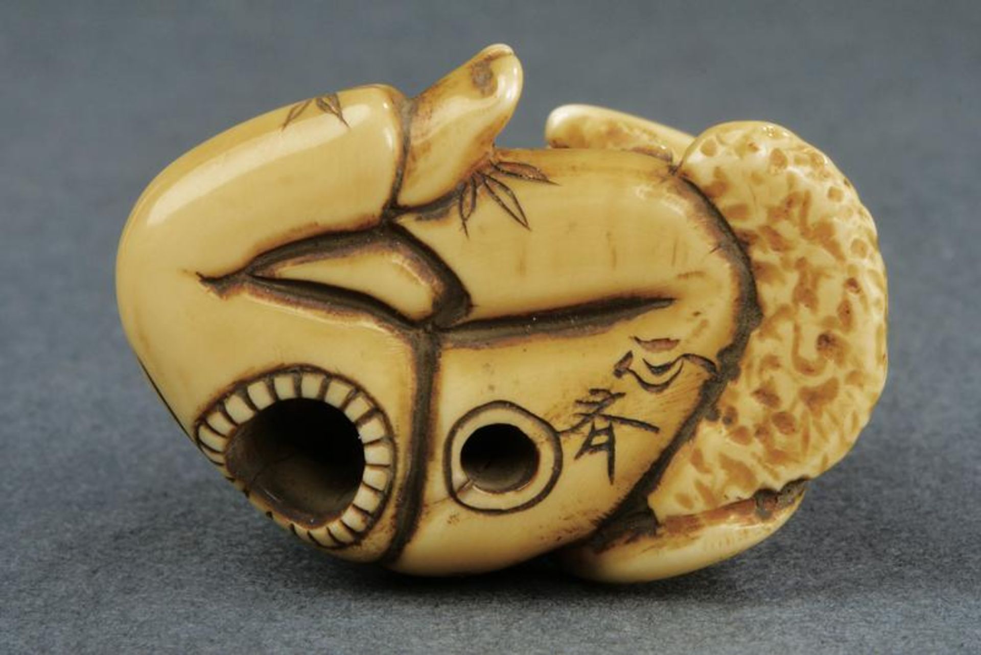 A netsuke - Image 3 of 3