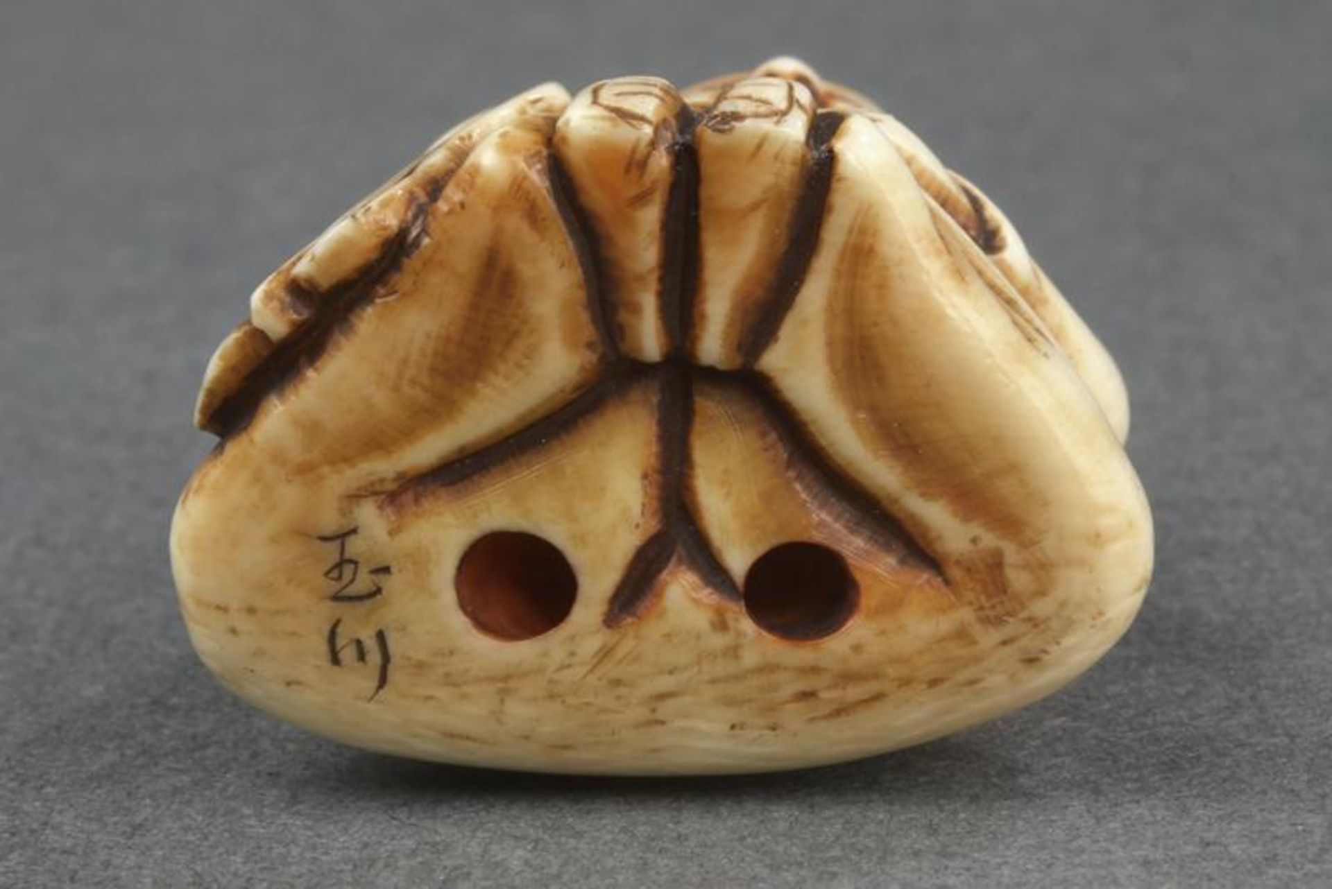 A netsuke - Image 2 of 3